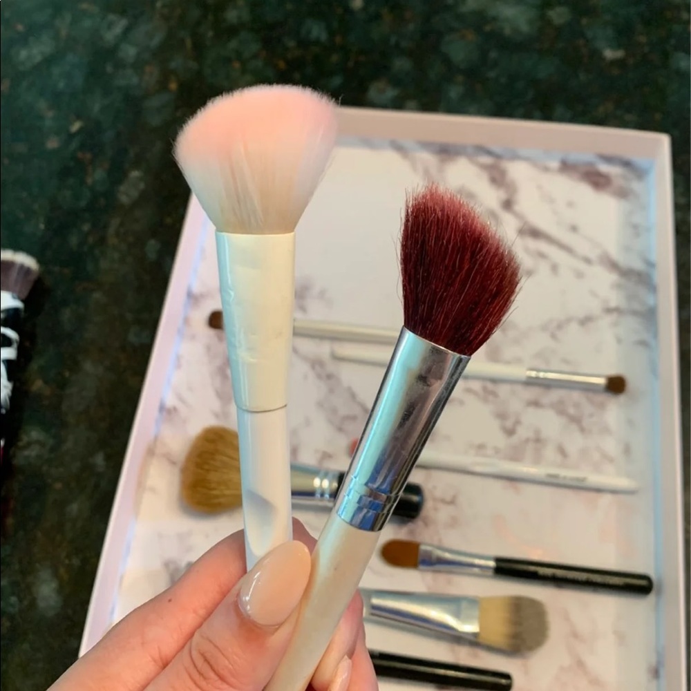 Makeup Brushes Bundle - Picture 4 of 8